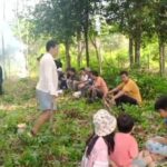 Warga Perumahan Senergi Angsana Kompak Gotong Royong Bersihkan (TPU)